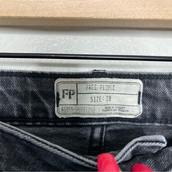 Free People Women Jeans 28"  Black Rita Cropped Flare Raw Hem Pants Boho Grunge - Picture 7 of 10